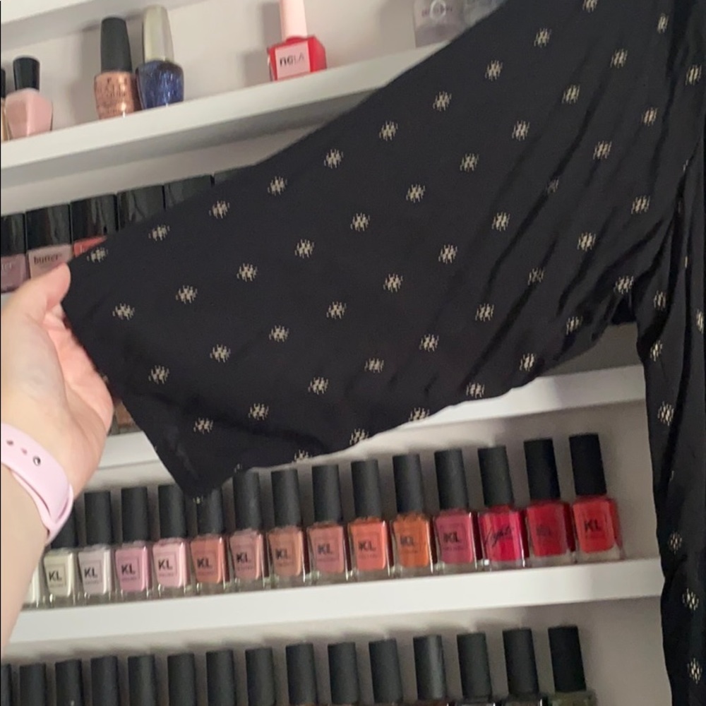 V neck peplum top​ - Picture 3 of 4